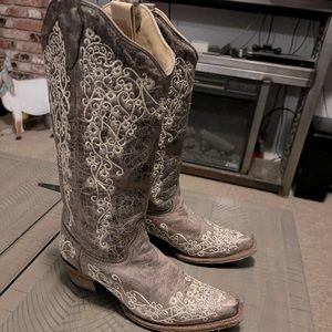 CORRAL WOMEN'S BROWN CRATER EMBROIDERED COWGIRL BOOTS-SNIP TOE